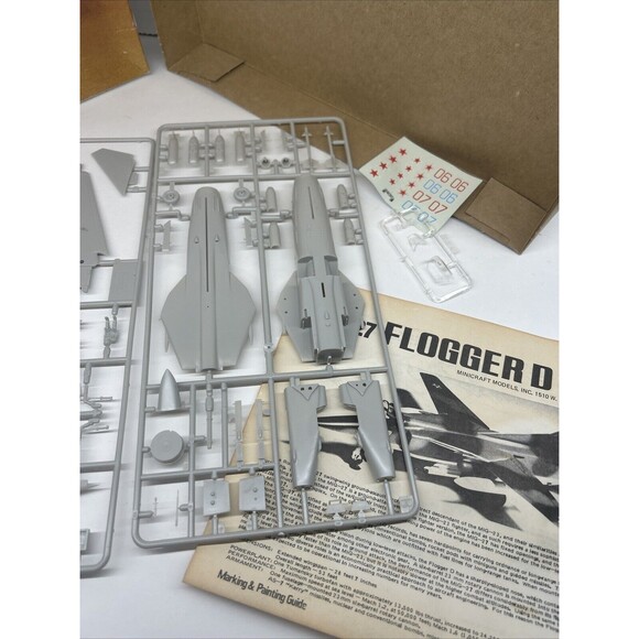 1/72 Hasegawa Minicraft Russian Mig-27 Flogger D Jet Plastic Model Kit - Picture 3 of 5